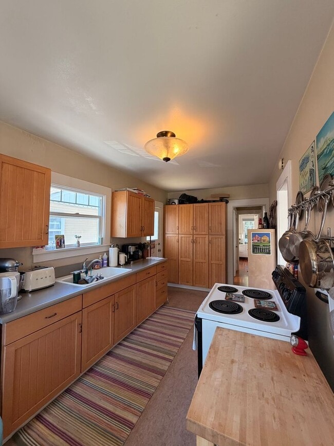 Building Photo - 212 Fanmar Way