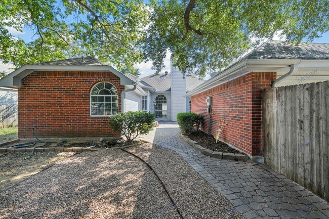 Building Photo - 8041 Flagstone St