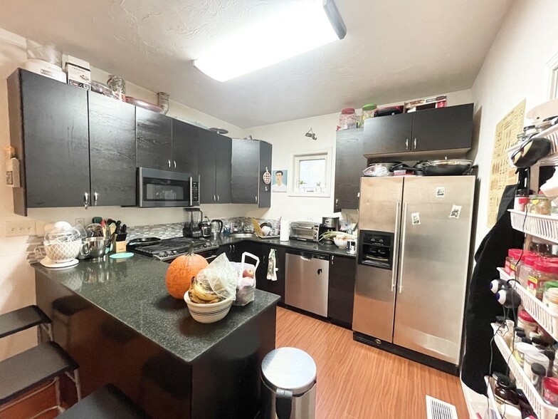 Primary Photo - 93A Hillside St
