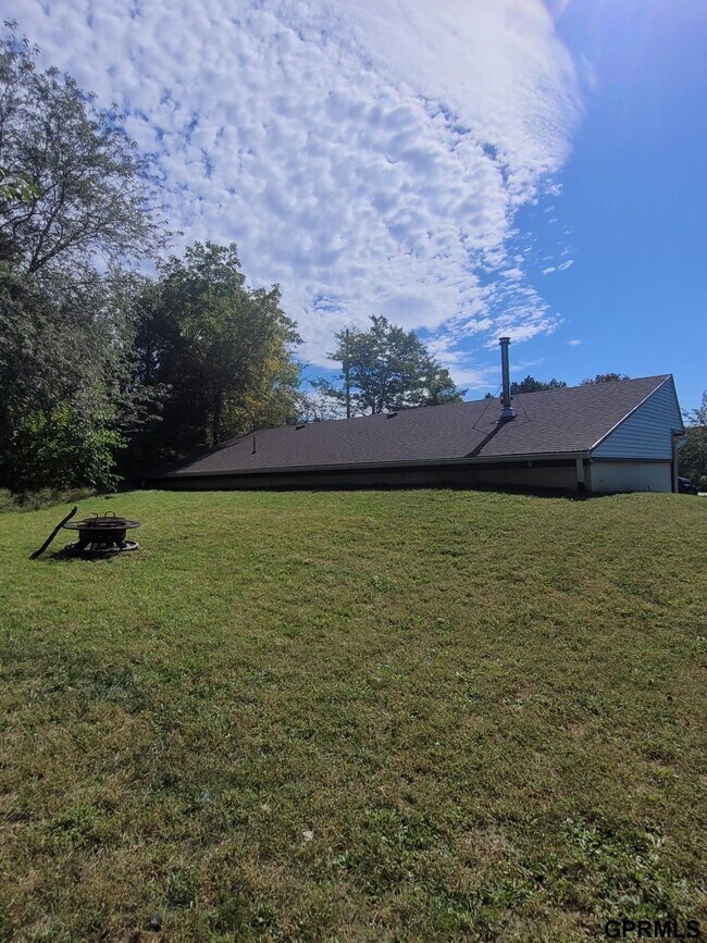 Building Photo - 1202 Lake Ct