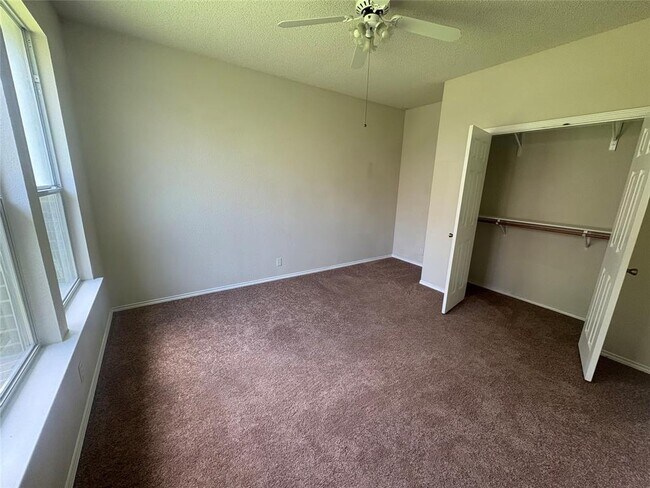 Building Photo - 1804 Todd Ln