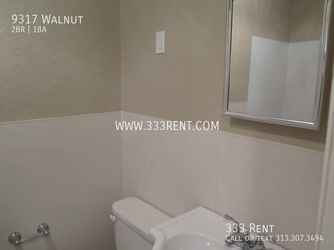 Building Photo - 9317 Walnut-