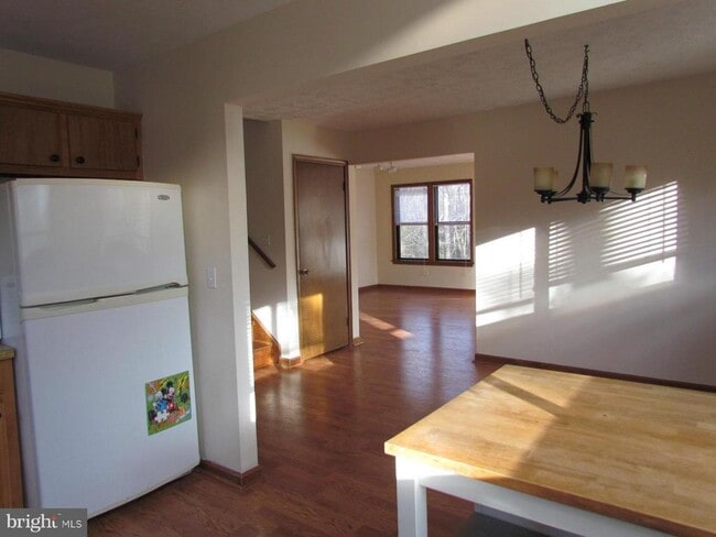 Primary Photo - 23350 Black Oak Ct