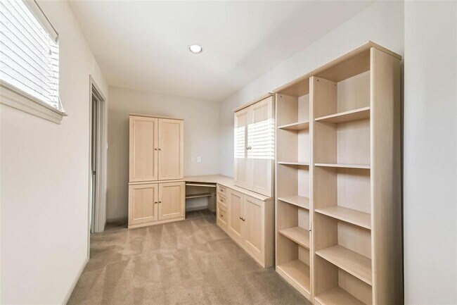Building Photo - 1423 Blakely Grove Ln