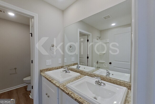 Building Photo - 52 Cottage Grove Dr