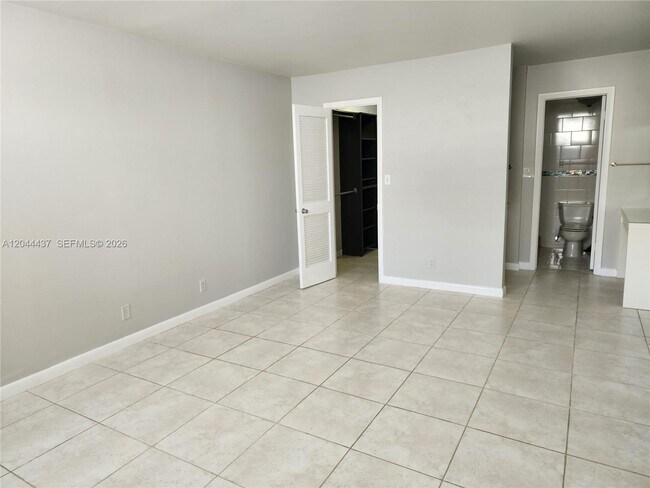 Building Photo - 3161 S Ocean Dr