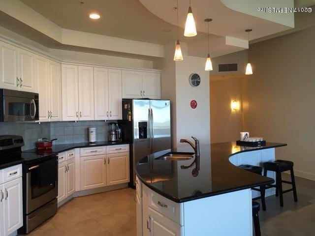 Building Photo - 320 1st St N