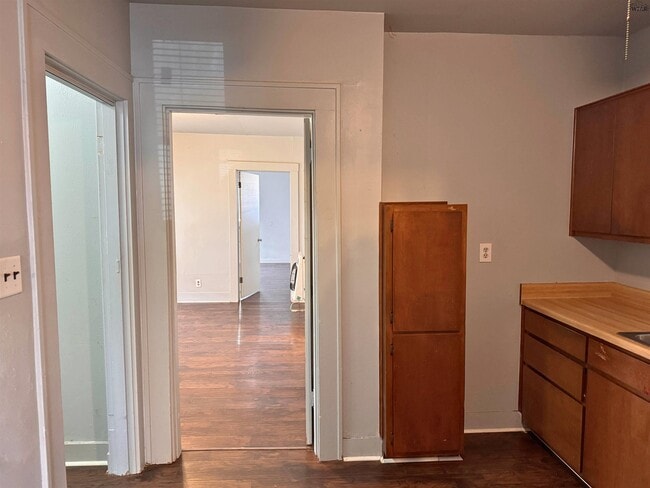 Building Photo - 1818 Collins Ave