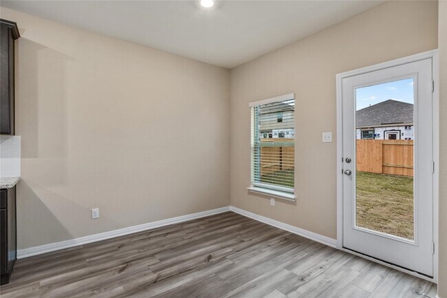 Building Photo - 290 Moonstone Way