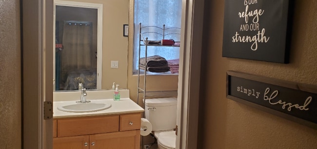 Building Photo - 1105 Promenade St