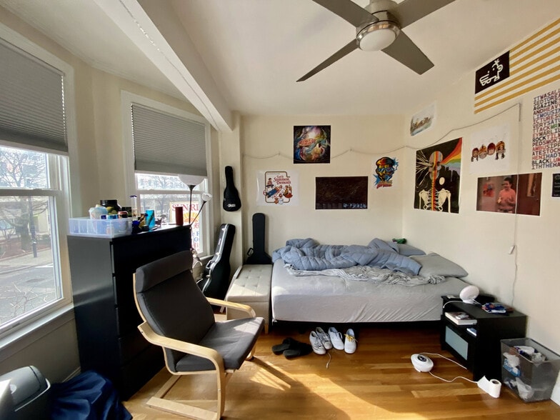 Building Photo - 1029 Tremont St