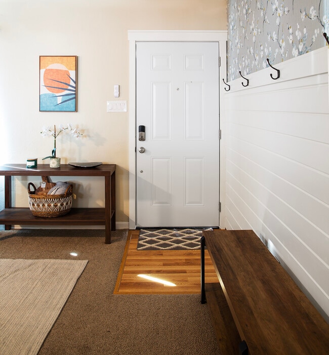 Building Photo - 136 Olive St