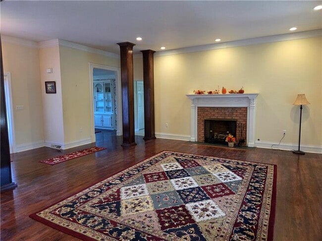 Building Photo - 111 Saddle Brook Cir