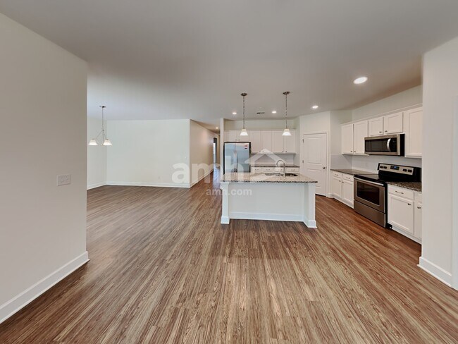 Building Photo - 4308 Longfellow Dr