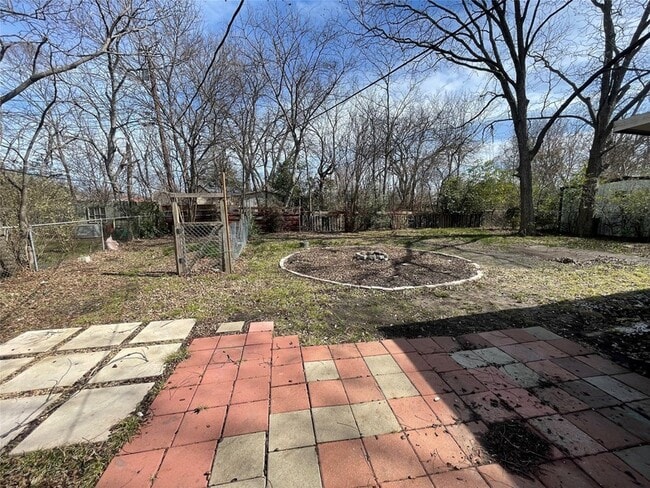 Building Photo - 1309 N Binkley St
