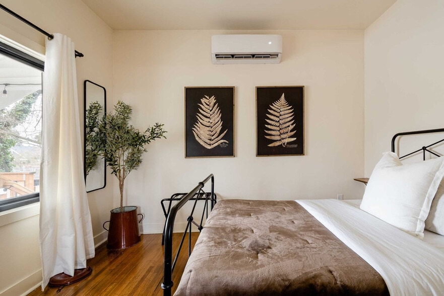 Building Photo - 3324 SE 24th Ave