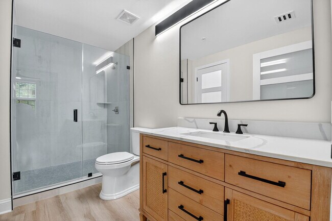 Building Photo - 630 S Sapodilla Ave