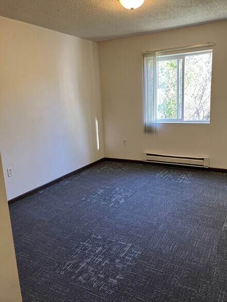 Building Photo - 803 Roundhouse Addn