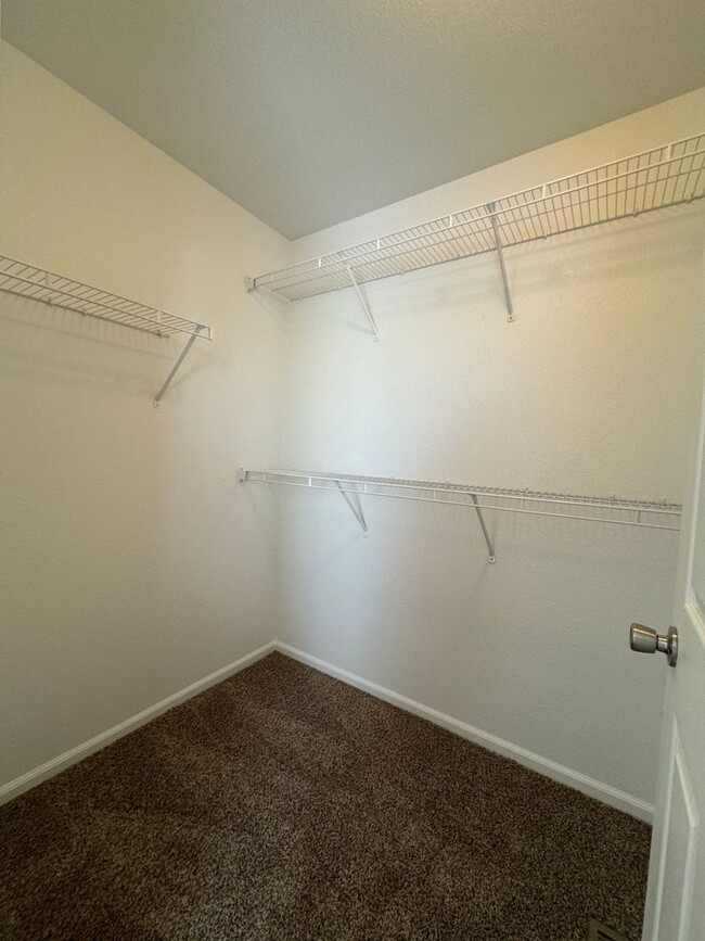 Building Photo - Updated 3 Bedroom in Stetson Hills
