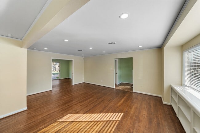 Building Photo - 4614 Merwin St