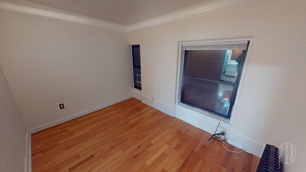 Building Photo - 29 E 37th St