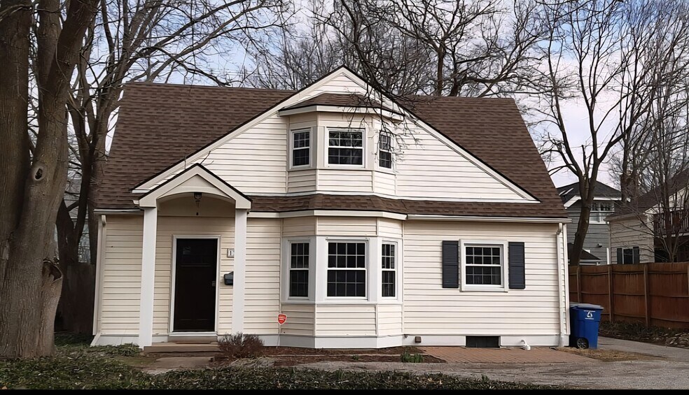 Building Photo - 1305 E Stadium Blvd