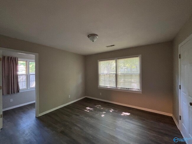 Building Photo - 2705 Willena Dr SE