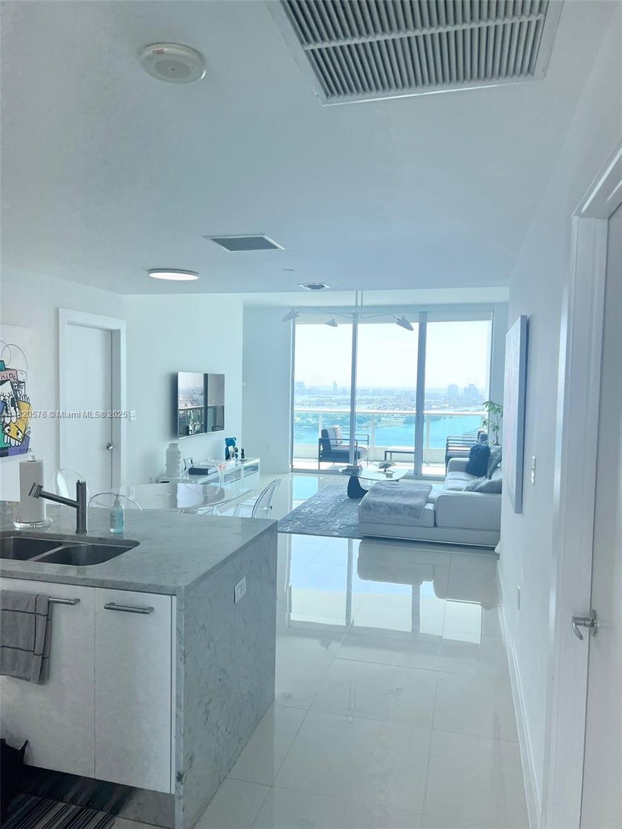 Building Photo - 900 Biscayne Blvd