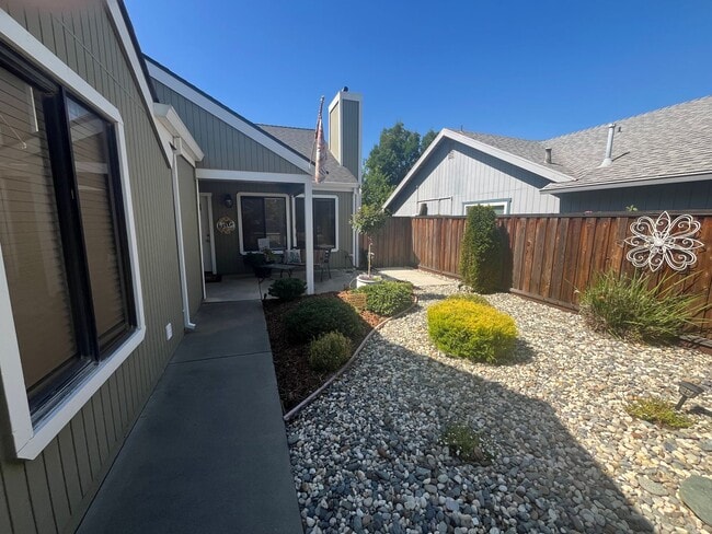 Building Photo - Charming 3/2 Home in Woodland-$500.00 OFF ...