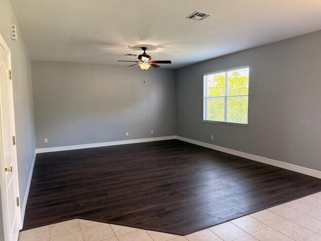 Building Photo - 5768 Los Palma Vista Dr