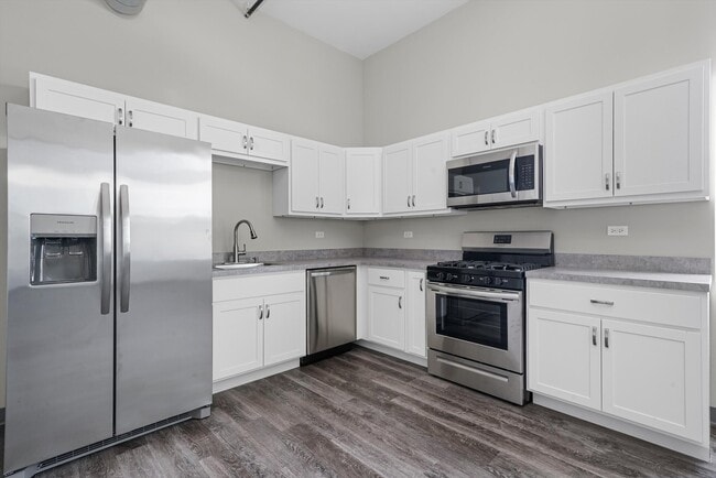 Building Photo - 3135 W 95th St