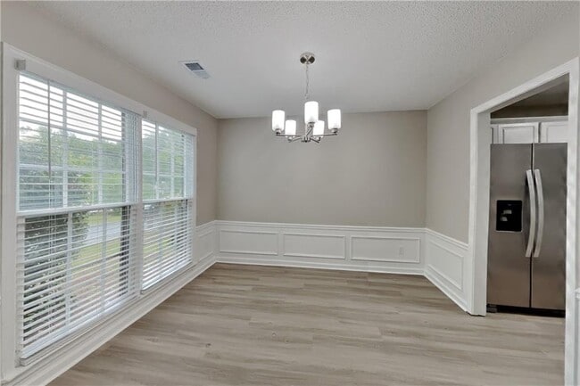 Building Photo - 2960 Binghampton Ln