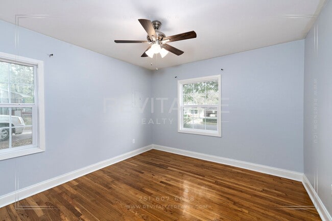 Building Photo - Desirable 3 Bed 1 Bath Ranch Style Home in Parkview Estates