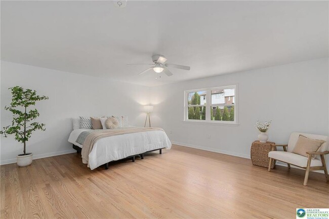 Building Photo - 2824 College Dr