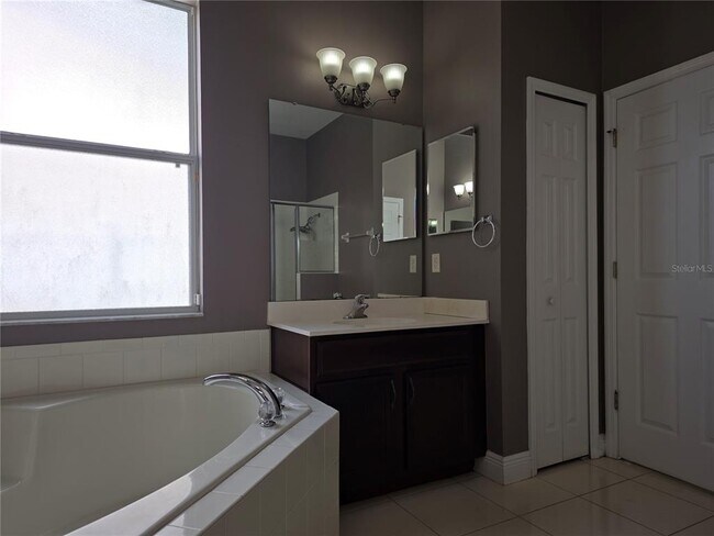Building Photo - 14723 Capote Ln