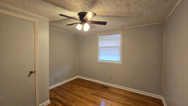 Building Photo - 1132 Hood Ave