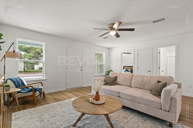 Building Photo - A Must-See Brand New 4 Bed/2 Bath Home wit...