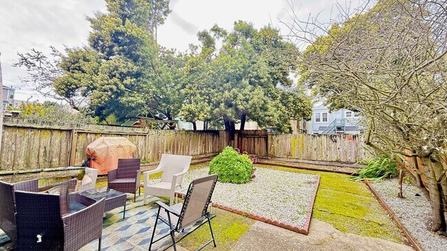 Building Photo - LT11MAIN