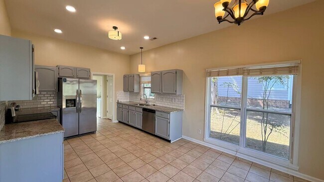 Building Photo - Lovely 3 bedroom, 2 bathroom ranch home in heart of Ballantyne