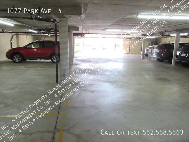 Building Photo - 1077 Park Ave