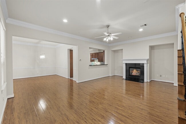Building Photo - 2919 Royal Oaks Grove