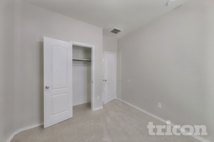 Building Photo - 13702 Sun Bear Ct