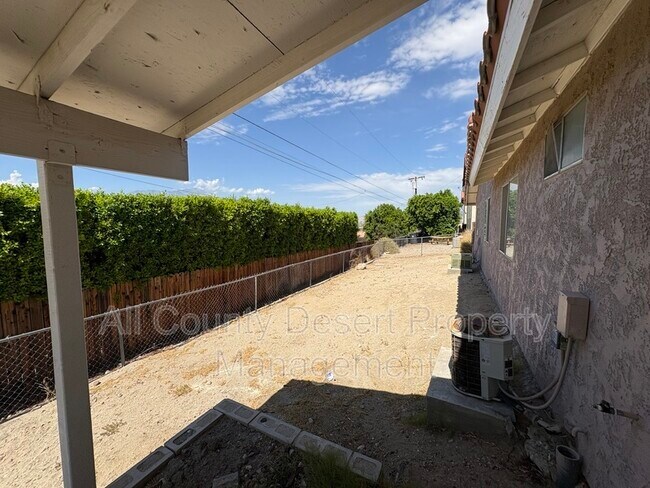 Building Photo - 68085 Cll Bolsa