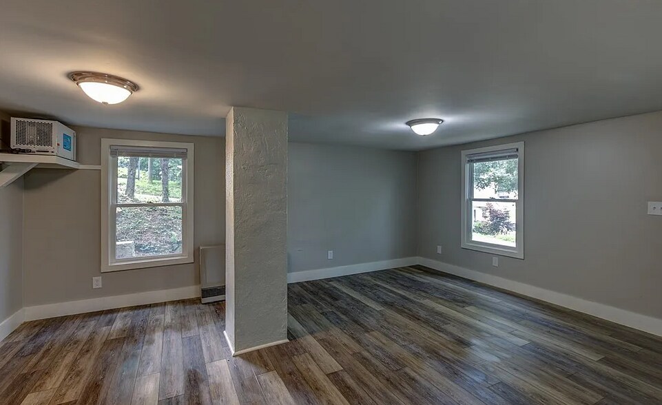 Building Photo - 183 Hillside Dr