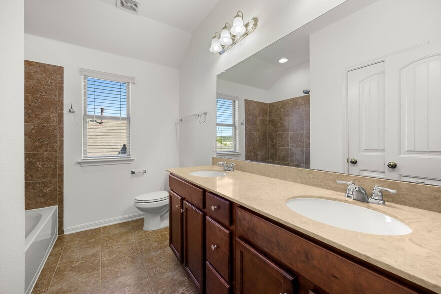 guest bath - 5929 Gunnison Turn Rd