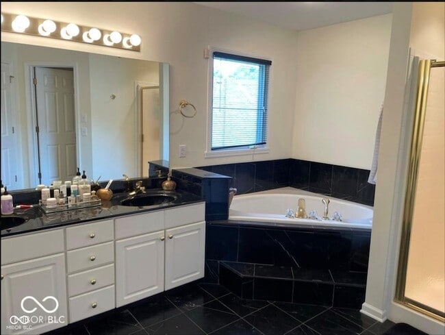 Building Photo - 4957 Shadow Rock Cir