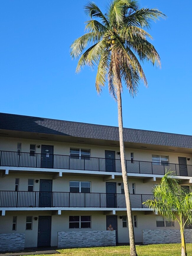 Building Photo - 8000 S Colony Cir