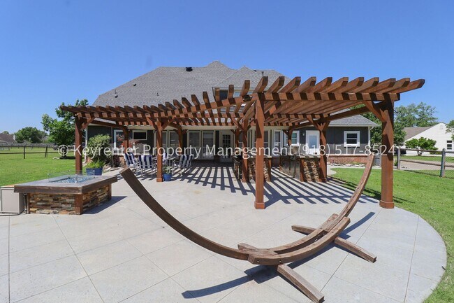Building Photo - Incredible 4 Bedroom 4 Bath Home in Owasso!!!