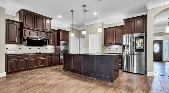 Building Photo - 537 East Fork