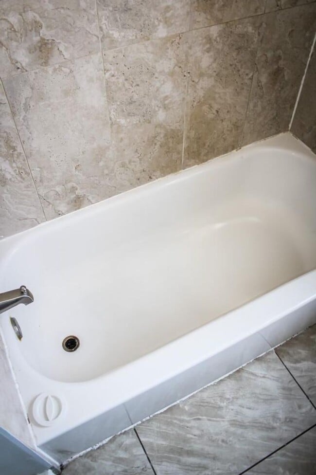 Building Photo - Stunning 3-Bedroom Home with Modern Amenities in a Prime Neighborhood!